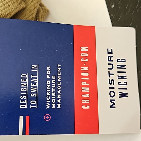 CHAMPION OLIVE 🫒 COLOR WOMEN'S SWEATER. - Picture 8 of 9